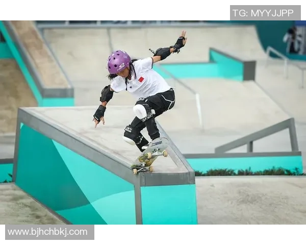 杭州攀岩队在滑板精英赛中的速度表现分析与点评